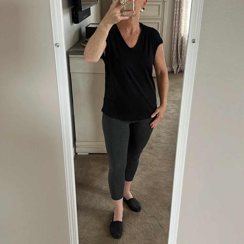 Nine West Short Sleeved V-Neck Ruched Detail Top - Picture 2 of 8